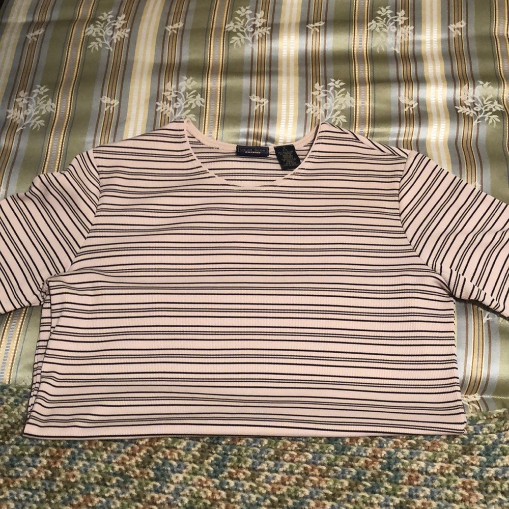 Short sleeve top